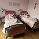 Domaine Du Rosiere 홈스테이