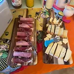 Domaine Du Rosiere 홈스테이