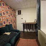 홈스테이 Domaine Du Rosiere *