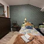 Domaine Du Rosiere 홈스테이