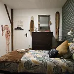 Domaine Du Rosiere 홈스테이 *