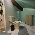 Domaine Du Rosiere 홈스테이 *