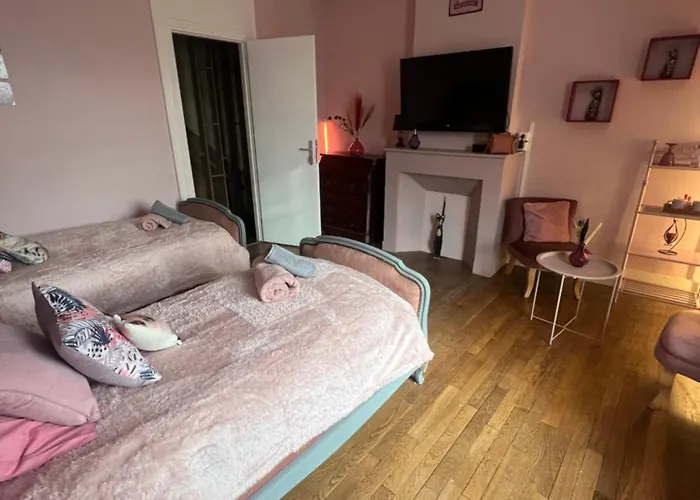 홈스테이 Domaine Du Rosiere