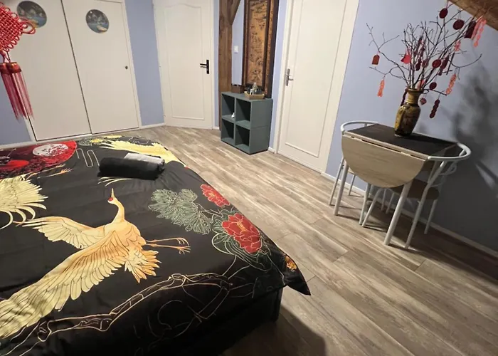 홈스테이 Domaine Du Rosiere *