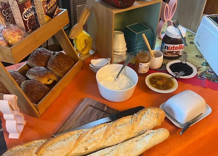 Domaine Du Rosiere 홈스테이 *