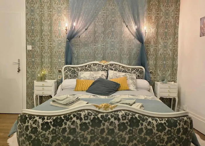 Domaine Du Rosiere 홈스테이 *