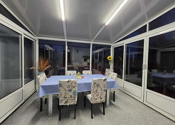 홈스테이 Domaine Du Rosiere