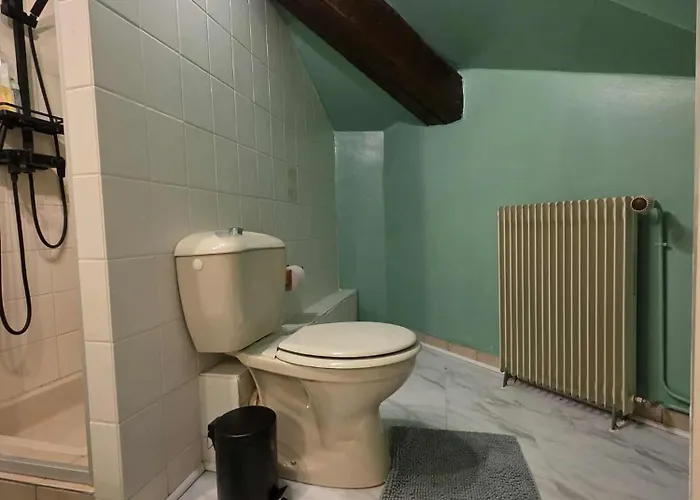 Domaine Du Rosiere 홈스테이 *